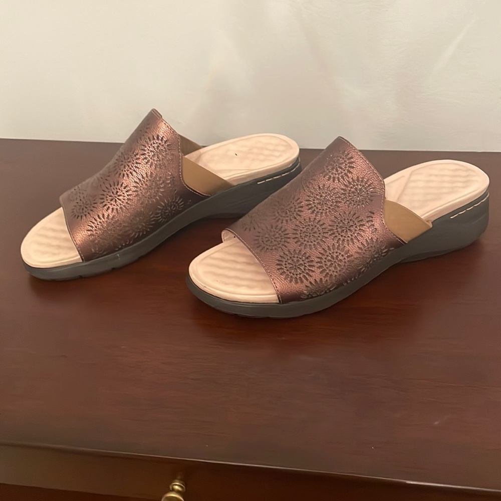Jambu copper leather mules never been worn excellent condition size 11 med